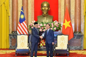 Chủ tịch nước Võ Văn Thưởng và Thủ tướng Malaysia Anwar Ibrahim tại buổi tiếp.