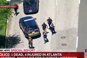 Cảnh sát Mỹ có mặt tại hiện trường vụ xả súng. (Nguồn: NBC News)