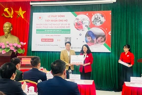 Trung ương Hội Chữ thập đỏ Việt Nam tiếp nhận ủng hộ của các đơn vị, doanh nghiệp.