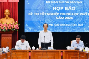 Thứ trưởng Giáo dục và Đào tạo, Trưởng Ban Chỉ đạo cấp quốc gia Kỳ thi tốt nghiệp THPT năm 2024 Phạm Ngọc Thưởng chủ trì họp báo chiều 28/6