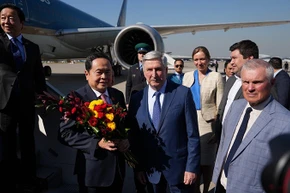 Phó Chủ tịch thứ nhất Duma Quốc gia Liên bang Nga I.I. Melnikov đón Chủ tịch Quốc hội Trần Thanh Mẫn. (Ảnh: XUÂN HƯNG)