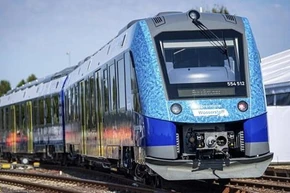 Tàu hỏa chở khách đầu tiên trên thế giới chạy bằng hydro đi vào hoạt động tại bang Lower Saxony của Đức. (Nguồn: newson6) 