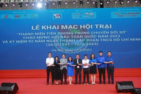 Các đơn vị tham gia Hội trại thanh niên năm 2023 chào mừng Hội Báo toàn quốc 2023.