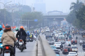 Báo cáo Hiện trạng môi trường Việt Nam 2023 vừa được Bộ Tài nguyên và Môi trường công bố cho biết, ô nhiễm không khí đứng thứ 5 trong bảng xếp hạng về nguy cơ tử vong và bệnh tật tại Việt Nam. Ô nhiễm không khí làm tăng nguy cơ nhiễm trùng đường hô hấp, bệnh tim, đột quỵ và ung thư phổi.