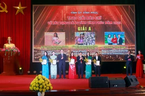 Các tác giả, nhóm tác giả nhận giải A.