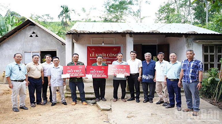 Tập đoàn FVG hỗ trợ xây dựng nhà mới cho ba hộ dân có hoàn cảnh khó khăn tại xã Sông Kôn, thành phố Đà Nẵng. ndo_br_2.jpg