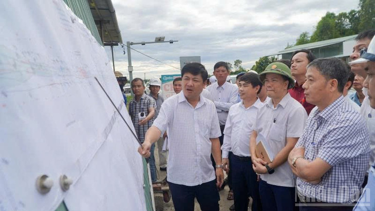 Chủ tịch Ủy ban nhân dân thành phố Đà Nẵng Lương Nguyễn Minh Triết yêu cầu các đơn vị, địa phương phải nhanh chóng tháo gỡ các vướng mắc để đẩy nhanh tiến độ thực hiện dự án. ndo_br_z6846049944029-7d819a104889ffb53a1cedecee6ff2d6.jpg