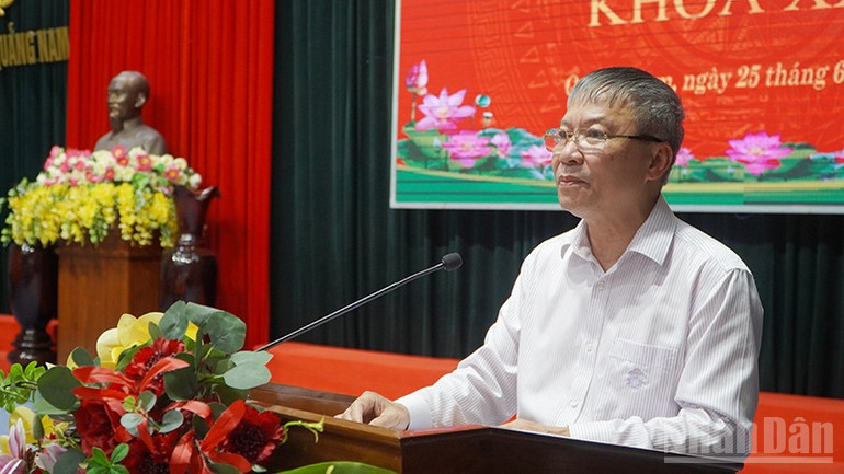 Phó Bí thư Thường trực Tỉnh ủy, Chủ tịch Hội đồng nhân dân tỉnh Quảng Nam Nguyễn Đức Dũng trình bày báo cáo đánh giá tình hình thực hiện các mặt công tác 6 tháng đầu năm, nhiệm vụ và giải pháp trọng tâm 6 tháng cuối năm 2025. ndo_br_3.jpg