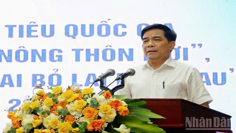 Chủ tịch Ủy ban nhân dân tỉnh Quảng Nam Lê Văn Dũng phát biểu tại hội nghị. ndo_br_z6743406113781-1cf77a0f1523a1417396bd59088fa298.jpg