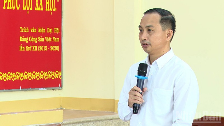 Đồng chí Nguyễn Hồng Lai, Bí thư Đảng ủy, Chủ tịch Hội đồng nhân dân xã Trà Tân phát biểu tại buổi làm việc. ndo_br_sdsdsd.jpg