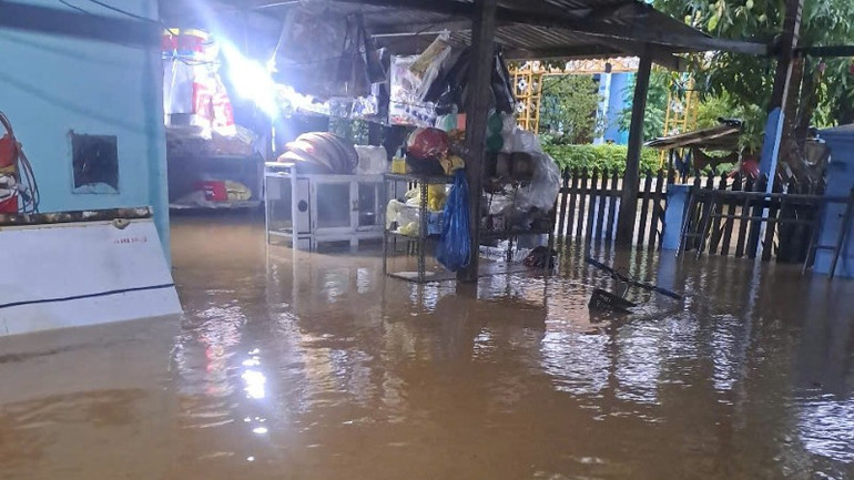 Hơn 300 ngôi nhà của xã Đại Hưng, huyện Đại Lộc bị ngập dưới 1m. 3.jpg