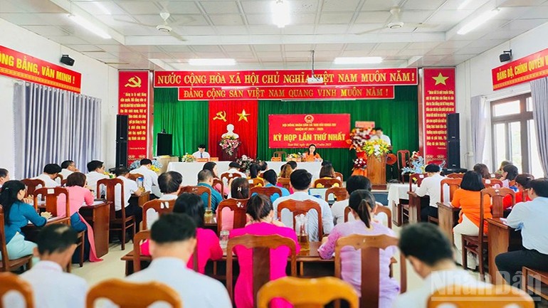 Hội đồng nhân dân xã Tam Hải tổ chức kỳ họp lần thứ nhất. ndo_br_6.jpg