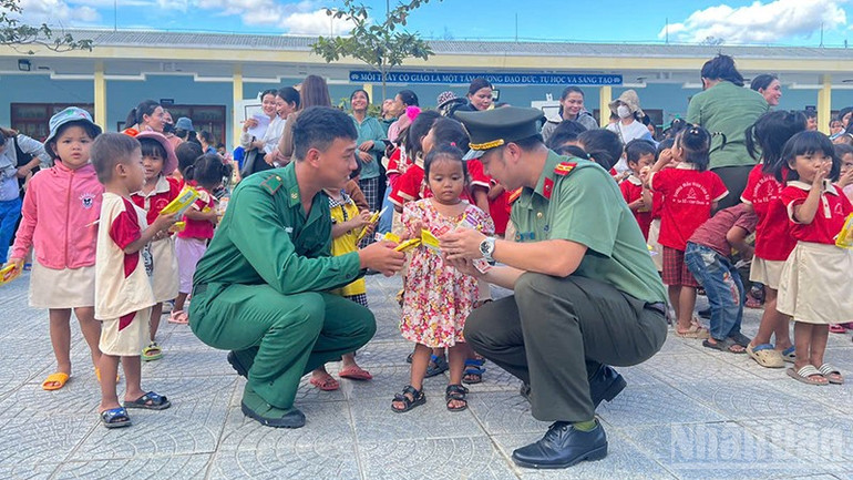 Hoạt động của Bộ đội biên phòng thành phố Đà Nẵng góp phần xây dựng và lan tỏa tình yêu thương, tinh thần đoàn kết giữa lực lượng biên phòng với cộng đồng. ndo_br_5.jpg