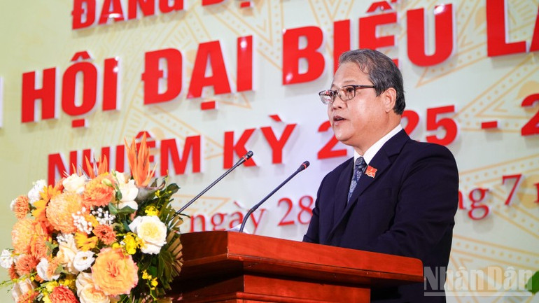 Bí thư Đảng ủy xã Núi Thành Văn Anh Tuấn phát biểu. ndo_br_dsc07978.jpg