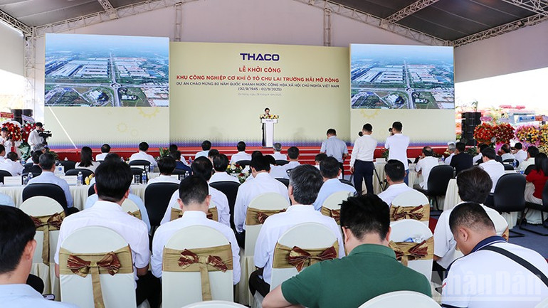 Quang cảnh buổi lễ. ndo_br_7.jpg