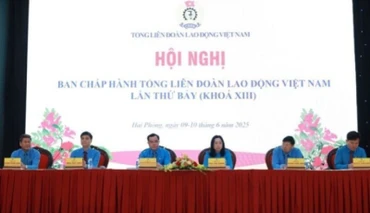 Đoàn Chủ tịch điều hành Hội nghị.