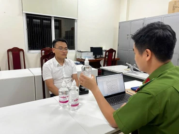 Ông Phạm Đình Tuấn tại cơ quan Công an.