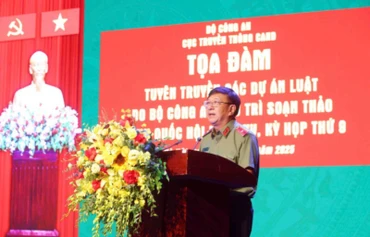 Cục trưởng Truyền thông Công an nhân dân, Thiếu tướng Đỗ Triệu Phong phát biểu khai mạc tọa đàm.