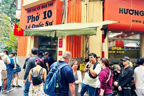 Một quán phở được lọt vào danh sách đề xuất của Michelin, thu hút sự tò mò của nhiều du khách. Ảnh: NAM DƯƠNG