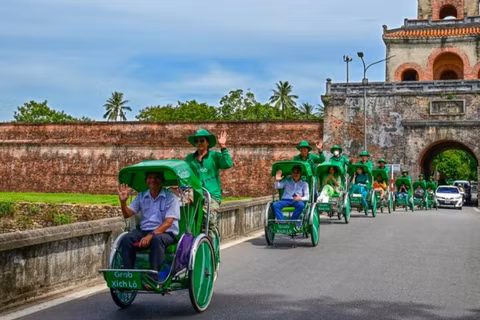 Grab Xích Lô đã mang đến cơ hội có thêm thu nhập cho nhiều bác tài nhờ “lên app”.
