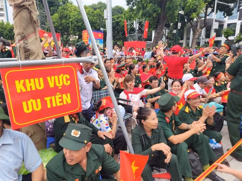 14-10-ba-dinh8.jpg