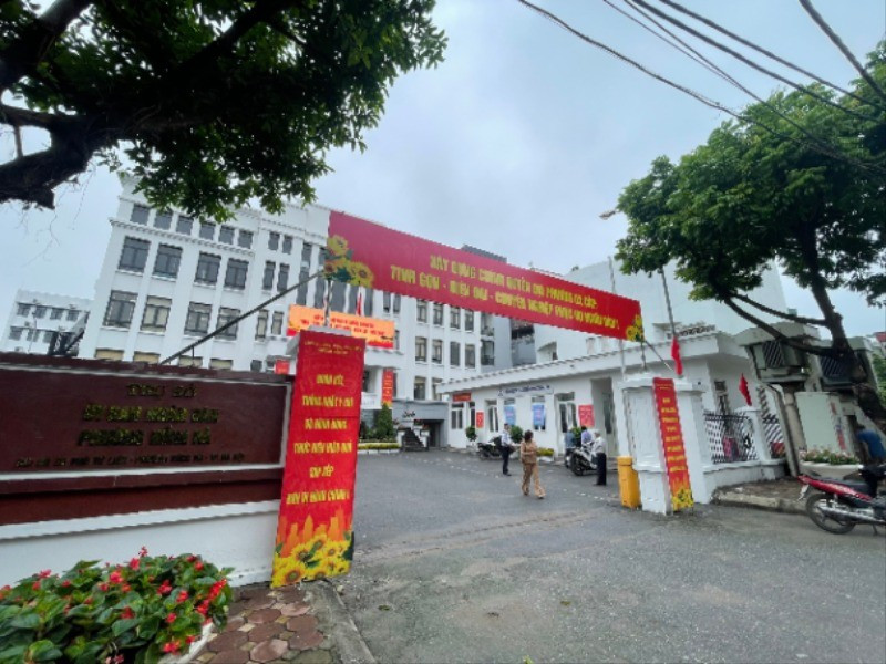 Trụ sở Ủy ban nhân dân phường Hồng Hà. (Ảnh: ĐẮC SƠN) 1-7-hong-ha-3-2727.jpg