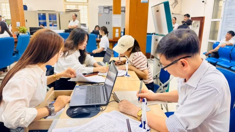 Vận hành thử nghiệm mô hình chính quyền địa phương 2 cấp tại Trung tâm dịch vụ hành chính công xã Phú Xuyên (Hà Nội). (Ảnh: Sơn Tùng)