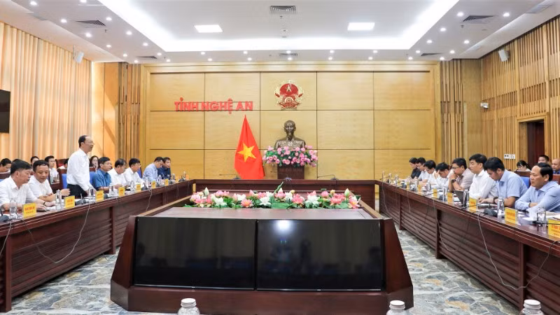 Quang cảnh buổi làm việc.