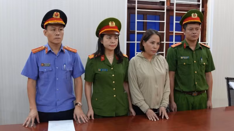 Đối tượng Phan Thị Mai tại Cơ quan Công an. (Ảnh: Công an tỉnh Nghệ An)