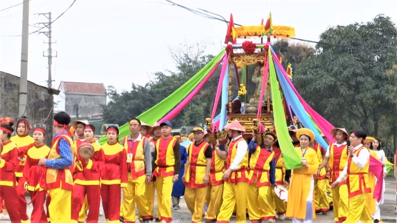 Lễ hội Đền Mai Bảng gồm phần lễ và phần hội. Ảnh: CTV