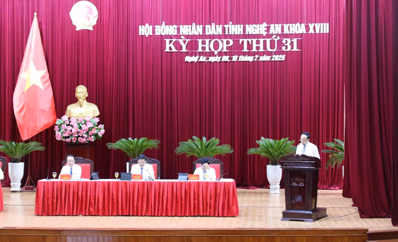 Kỳ họp giữa năm 2025 của Hội đồng nhân dân tỉnh Nghệ An xem xét, quyết nghị nhiều vấn đề quan trọng.