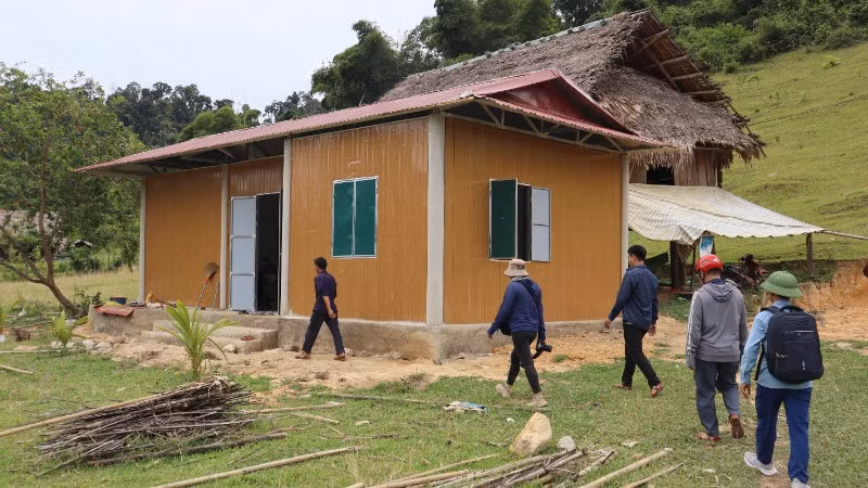 Ngôi nhà mới của gia đình anh Lương Văn Dần ở bản Cò Phạt, xã Môn Sơn.