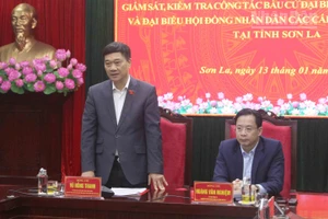 Đồng chí Vũ Hồng Thanh, Ủy viên Trung ương Đảng, Phó Chủ tịch Quốc hội phát biểu tại cuộc làm việc với tỉnh Sơn La.