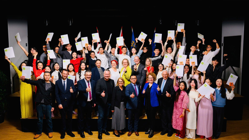 Tại lễ tốt nghiệp khóa điều dưỡng cho học viên Việt Nam tại Đại học IMC Krems, Cộng hòa Áo