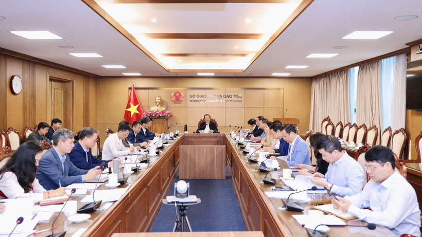 Bộ Giáo dục và Đào tạo tổ chức họp Ban Chỉ đạo cuộc thi nghiên cứu khoa học, kỹ thuật cấp quốc gia dành cho học sinh trung học cơ sở, trung học phổ thông năm học 2025-2026.