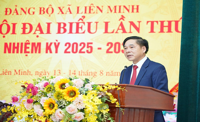 Đồng chí Nguyễn Anh Chức, Ủy viên Ban Thường vụ Tỉnh ủy, Phó Chủ tịch Ủy ban nhân dân tỉnh Ninh Bình phát biểu tại Đại hội. 2.jpg