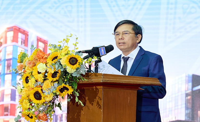 Đồng chí Trần Xuân Dưỡng, Phó Chủ tịch Ủy ban nhân dân tỉnh Hà Nam phát biểu tại Lễ khởi công. 2aa.jpg