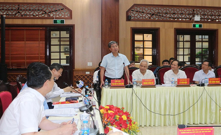 Đại biểu phát biểu ý kiến tại hội nghị. 1b.jpg