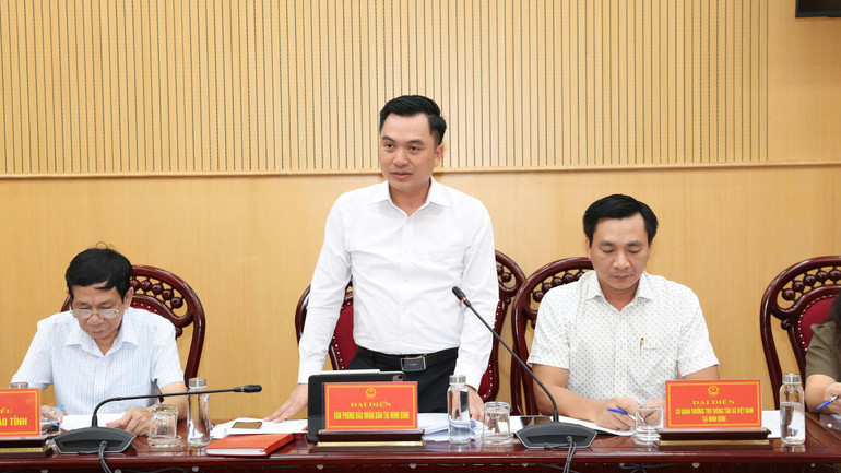 Đại diện Văn phòng Báo Nhân Dân tại Ninh Bình phát biểu ý kiến. 3.jpg