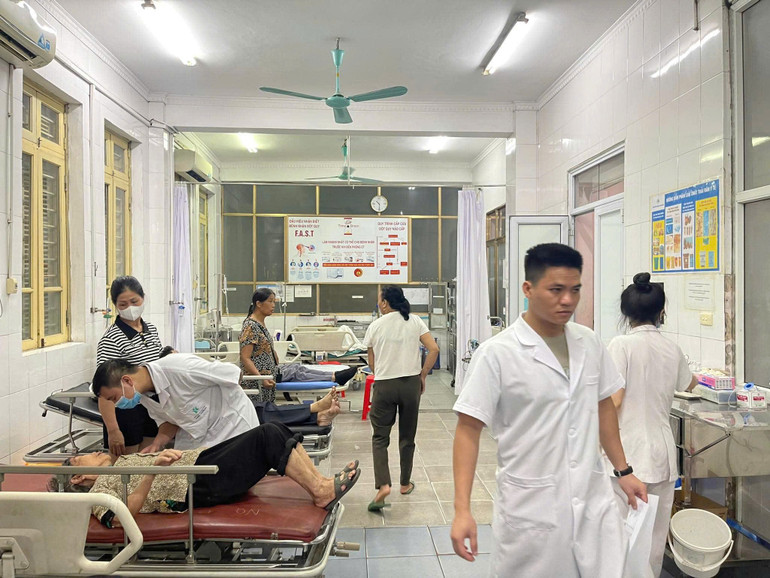 Bệnh viện Đa khoa Hà Nam kịp thời tiếp nhận và điều trị cho các nạn nhân. benh-vien-da-khoa-ha-nam-kip-thoi-cap-cuu-cac-nan-nhan-32.jpg