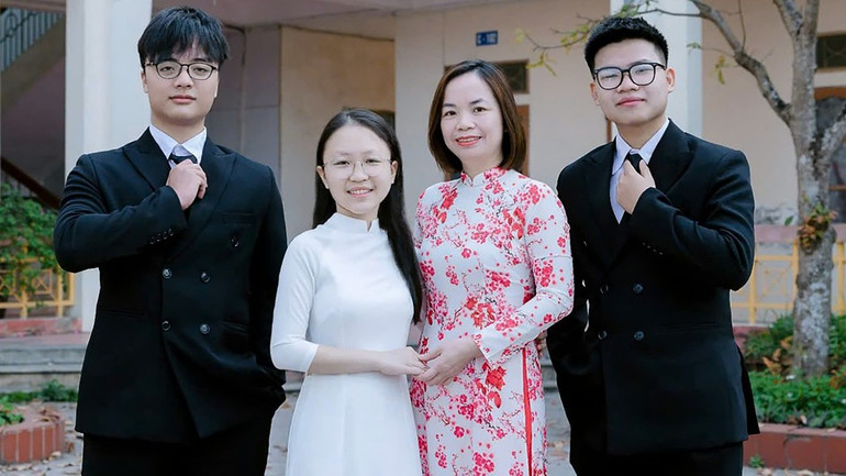 Schüler Tran Xuan Dam (ganz rechts) und sein Klassenlehrer mit dem Chemieteam der Schule. (Foto: Zur Verfügung gestellt von der Figur) 6.png