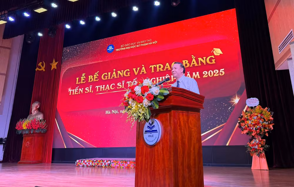 Phó giáo sư, Tiến sĩ Nguyễn Đức Sơn, Hiệu trưởng Trường đại học Sư phạm Hà Nội phát biểu.