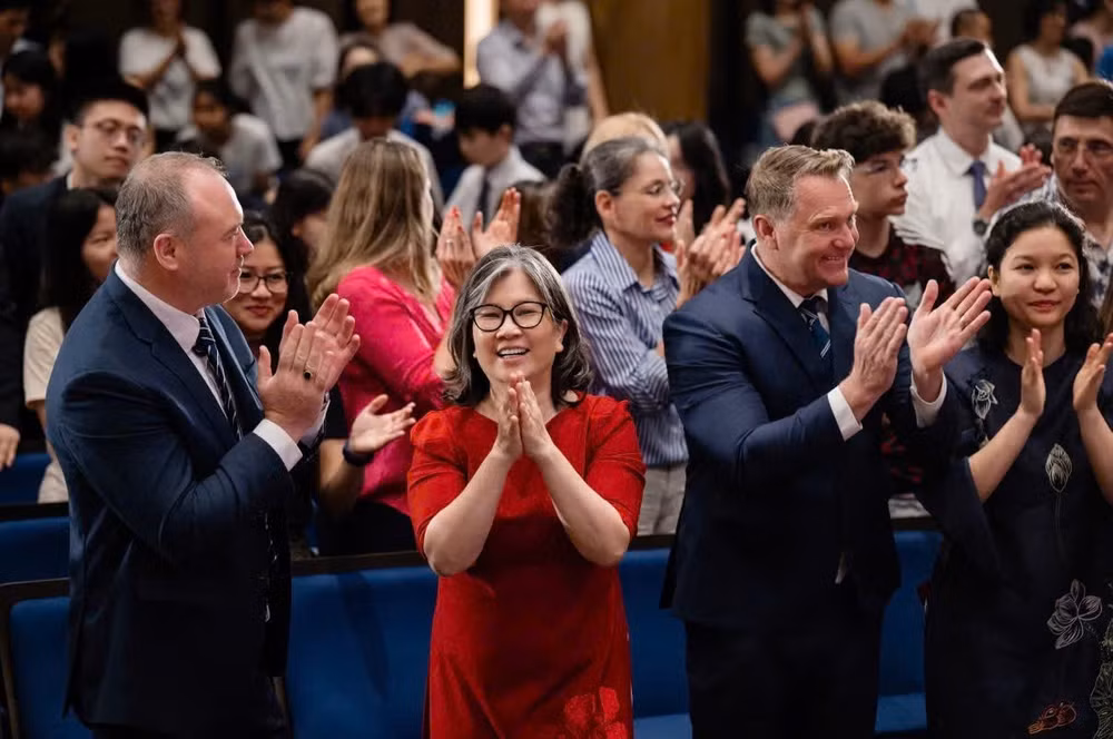 Cô giáo Mai Bích Thủy được Tổ chức TES (Times Educational Supplement) vinh danh với Giải thưởng Lãnh đạo xuất sắc 2025.