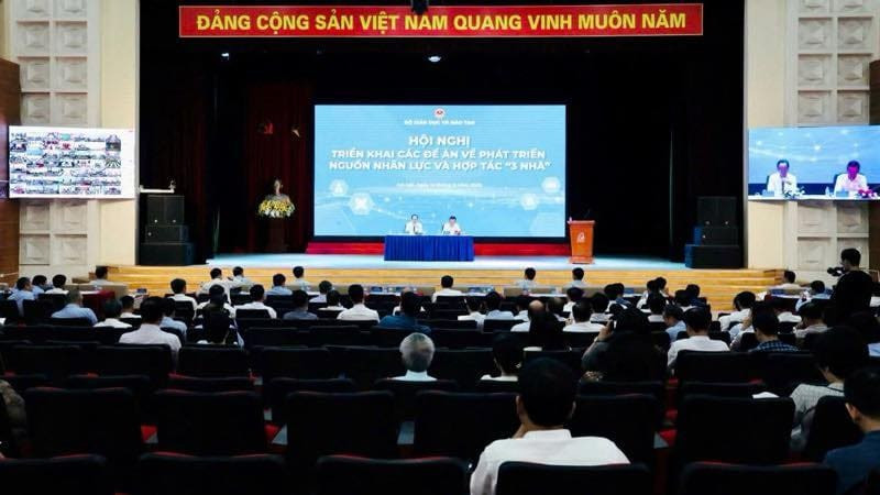 Quang cảnh hội nghị. 