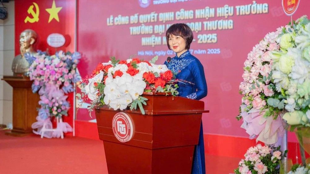 Hiệu trưởng Trường đại học Ngoại thương, Phó giáo sư, Tiến sĩ Phạm Thu Hương phát biểu. f49f4081-07c6-4e1e-b2c7-fed36206abc0-8307.jpg