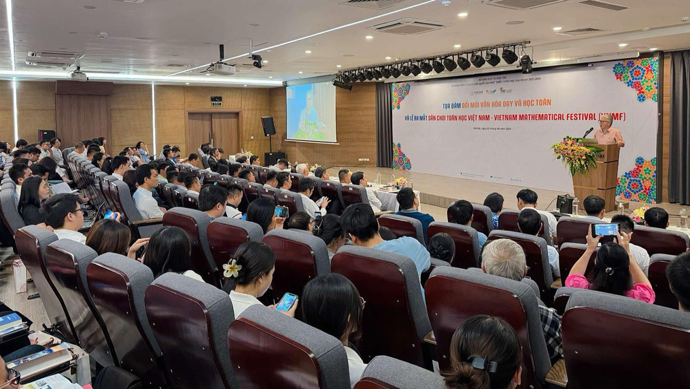 Quang cảnh buổi tọa đàm. a78f7bbc-8177-4fa6-82a0-ce51fc87aaa2-3103.jpg