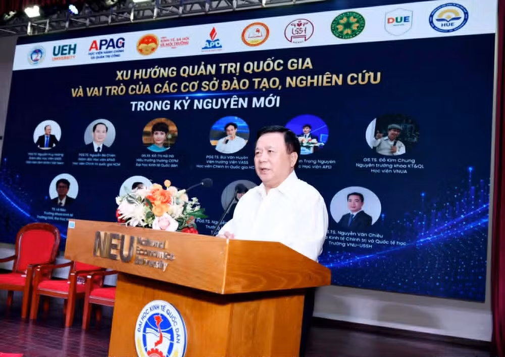 Giáo sư, Tiến sĩ Nguyễn Xuân Thắng, nguyên Ủy viên Bộ Chính trị, Chủ tịch Hội đồng Lý luận Trung ương phát biểu ý kiến.