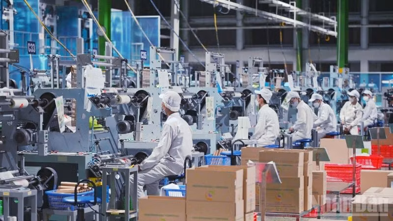 Nâng cao hiệu quả hoạt động, sản xuất kinh doanh của doanh nghiệp, góp phần thúc đẩy tăng trưởng kinh tế vĩ mô đạt mục tiêu trên 8% năm 2025. (Ảnh: HNV)