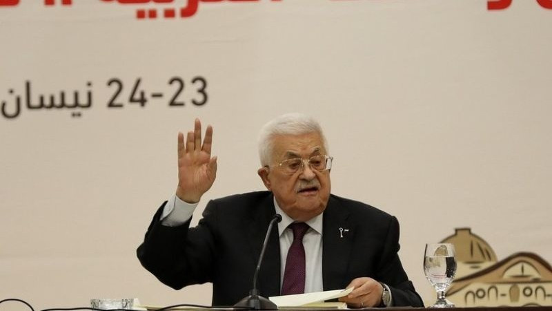 Tổng thống Palestine Mahmoud Abbas phát biểu tại Ủy ban Trung ương Tổ chức giải phóng Palestine tại thành phố Ramallah, Khu Bờ Tây, ngày 23/4/2025. (Ảnh: THX/TTXVN)