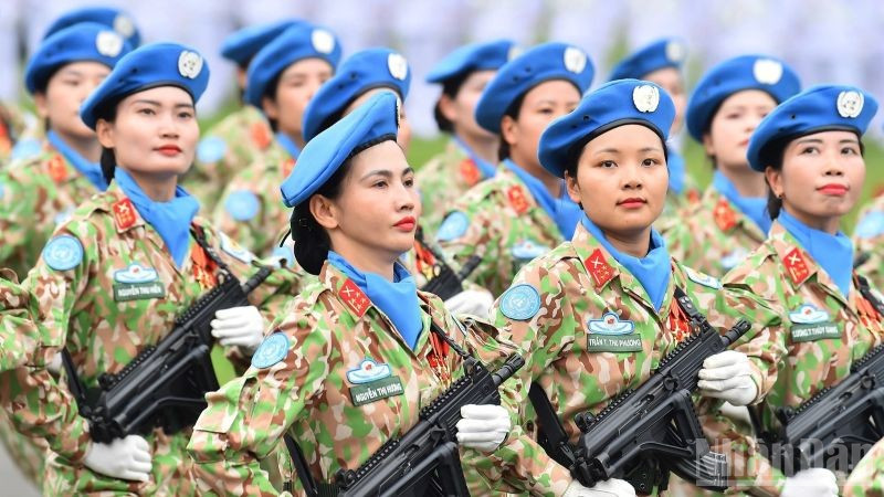 Lực lượng Quân y diễu binh nhân kỷ niệm 80 năm Cách mạng Tháng Tám và Quốc khánh 2/9/2025. (Ảnh: THÀNH ĐẠT)